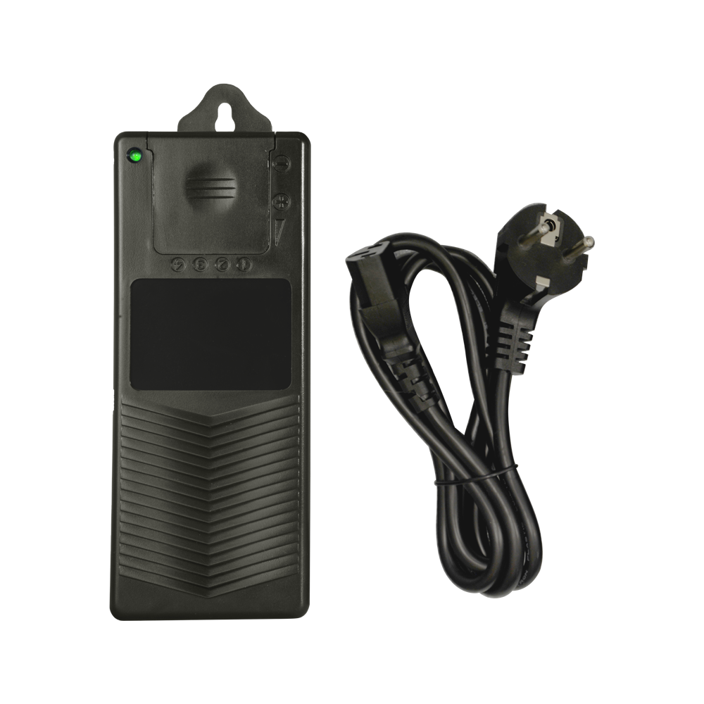 UMA PA-12-5000-4T 12V/5A Universele voeding adapter met 4 uitgangen met schroefklem