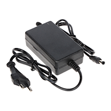 UMA PA-12-2000-E 12V/2A universele voeding adapter met kabel