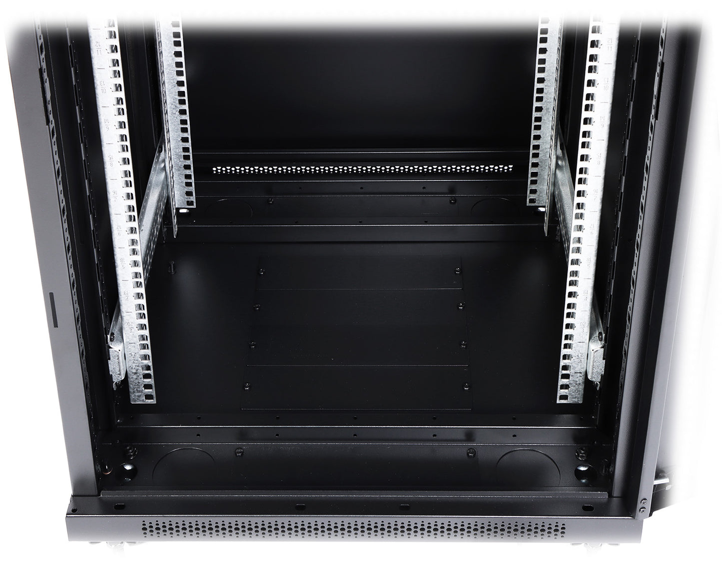 UMA RA19-22U-600-S – Patchkast staand - met wielen (600x1170x600mm)