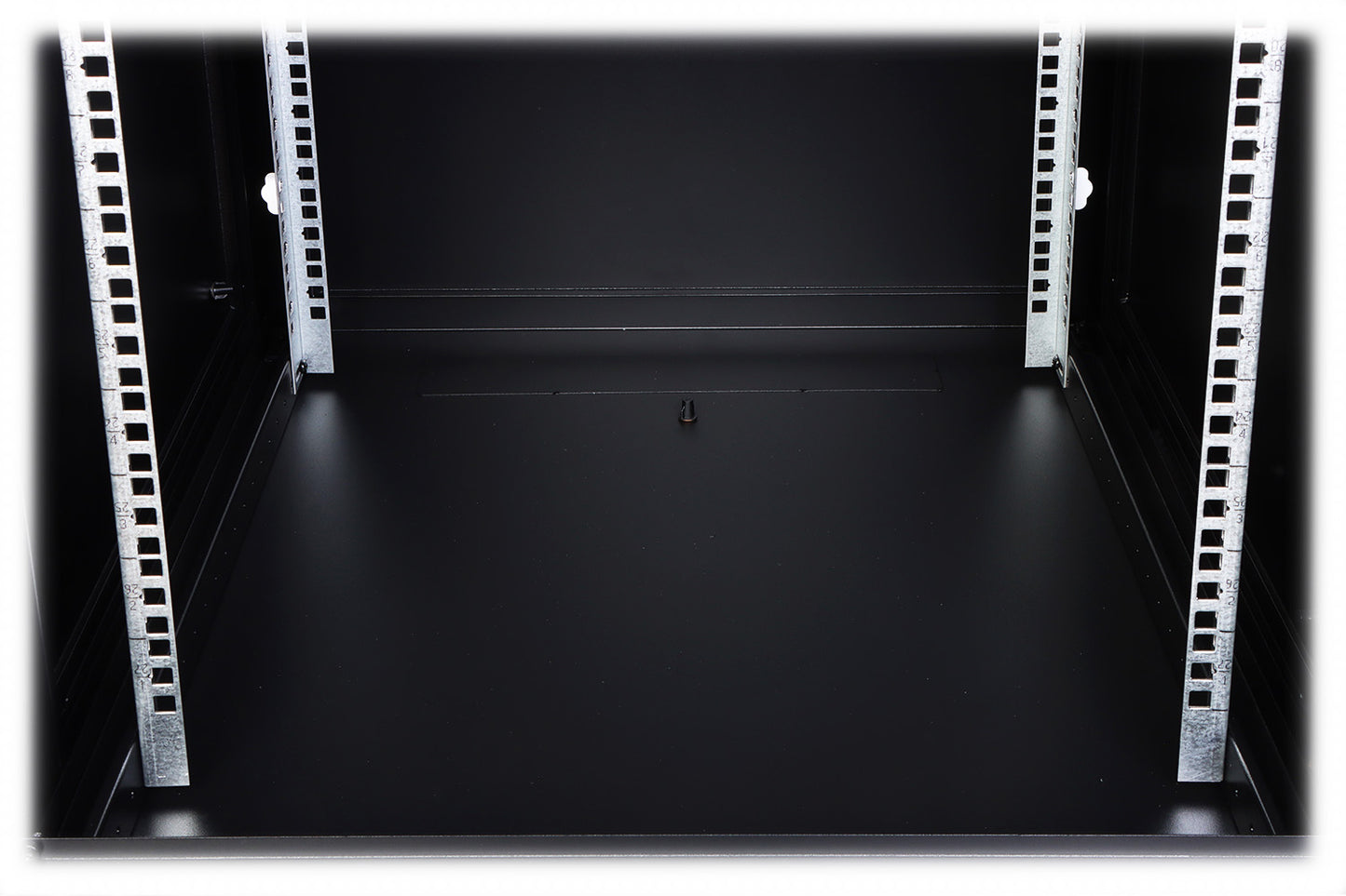 UMA RA19-27U-600 – Patchkast wand - met glazen afsluitbare deur (600x1300x600mm)