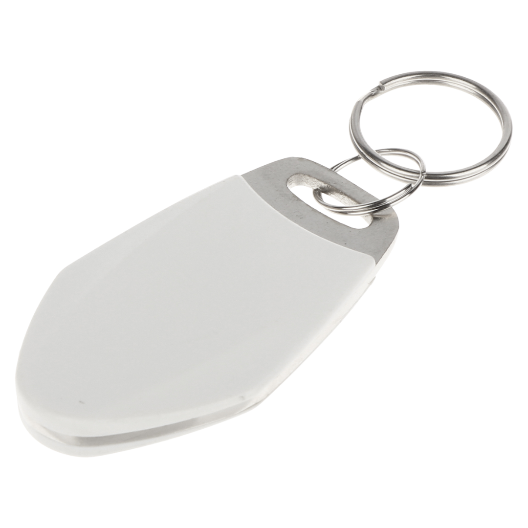 UMA RFID luxe tag wit met metaal en serienummer en met key ring