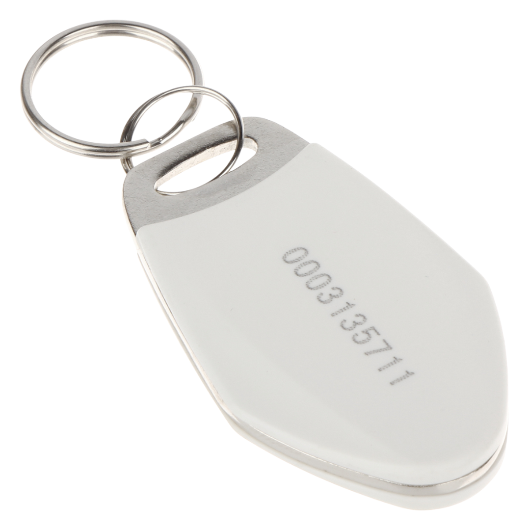UMA RFID luxe tag wit met metaal en serienummer en met key ring