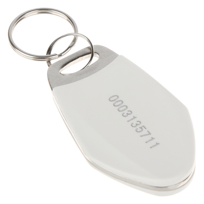 UMA RFID luxe tag wit met metaal en serienummer en met key ring
